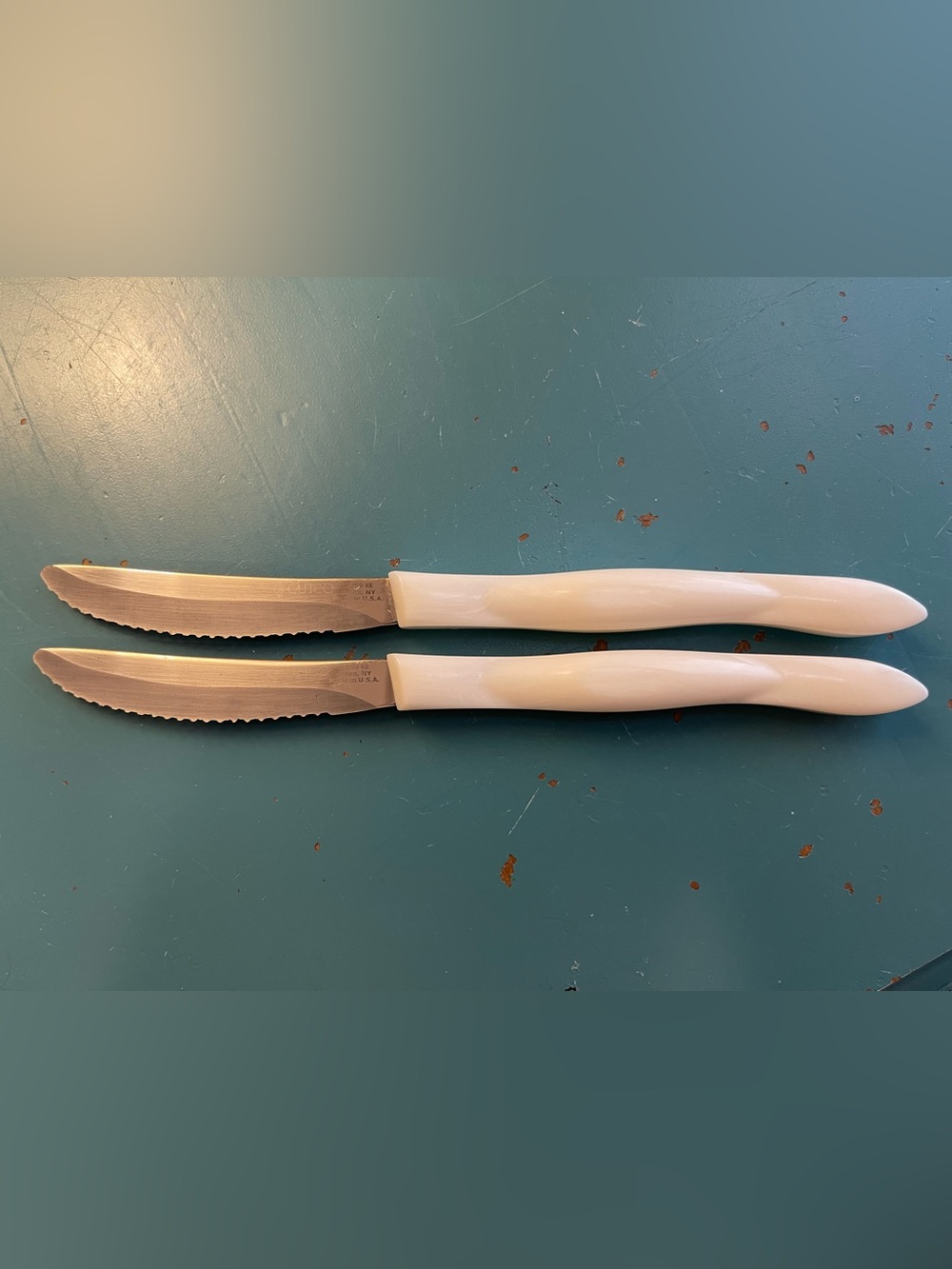 Cutco 1759 Table Knife – Set of 2, Pearl White Handle